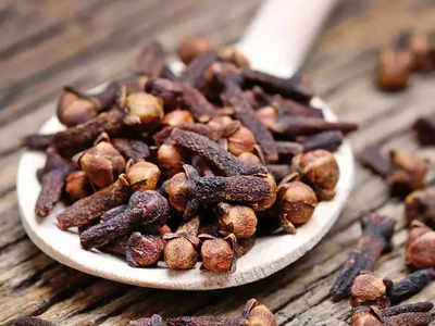 Cloves: ദിവസവും ഒരു കരയാമ്പൂ ചവച്ചരച്ചു കഴിയ്ക്കൂ, കാര്യം....