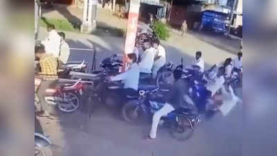 Viral Video : ಪೆಟ್ರೋಲ್ ಬಂಕ್‌ನಲ್ಲಿ ಕ್ಯೂನಲ್ಲಿ ನಿಲ್ಲುವ `ಸ್ಪರ್ಧೆ : ನೋಡಿ ಆಮೇಲೇನಾಯ್ತೆಂದು!