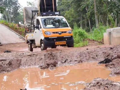 ടൂറിസത്തെക്കുറിച്ച് പറഞ്ഞിട്ട് കാര്യമില്ല സാര്‍.. ദാ ഇവിടേക്ക് പോകാന്‍ നല്ല റോഡ് പോലുമില്ല