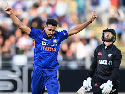 NZ vs IND: ಗಂಟೆಗೆ 153.1 ಕಿ.ಮೀ. ವೇಗ, ಪದಾರ್ಪಣೆಯ ಪಂದ್ಯದಲ್ಲಿ ಮಿಂಚಿದ ಉಮ್ರಾನ್‌ ಮಲಿಕ್!