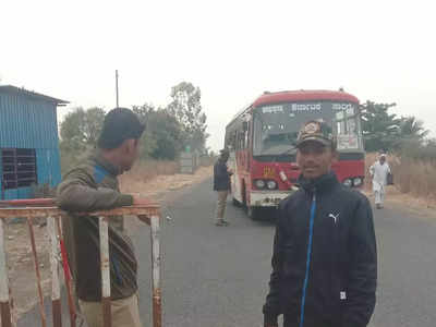 तणावामुळे महाराष्ट्र कर्नाटकमधील बससेवा बंद, सीमावादामुळे बसेस आंदोलकांच्या निशाण्यावर