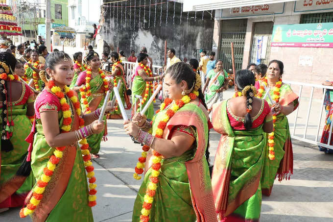 సూర్యప్రభ వాహనంపై శ్రీ పద్మావతి అమ్మవారు