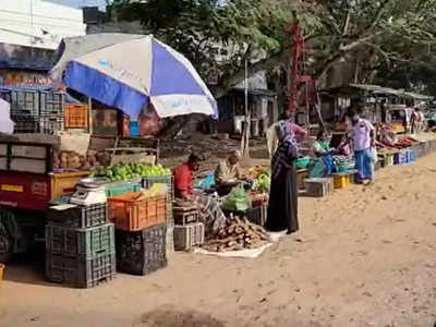 മാര്‍ക്കറ്റ് കെട്ടിടം കാഴ്ചവസ്തു; ദേശീയപാതയില്‍ യാത്രക്കാരെ ബുദ്ധിമുട്ടിച്ച് മത്സ്യ, പച്ചക്കറി വില്പനക്കാര്‍