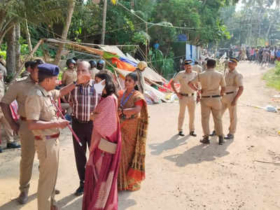 വിഴിഞ്ഞത്ത് സംഘർഷം തുടരുന്നു; പാൽ സൊസൈറ്റി അടിച്ചു തകർത്തു, 2 പേർക്ക് പരിക്ക്