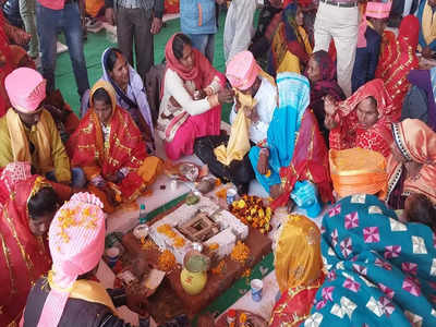 Ayodhya: हम खाली हाथ बेटियां विदा नहीं करते, सामूहिक विवाह में श्रम विभाग ने हर जोडे़ को दिए 75 हजार रुपये