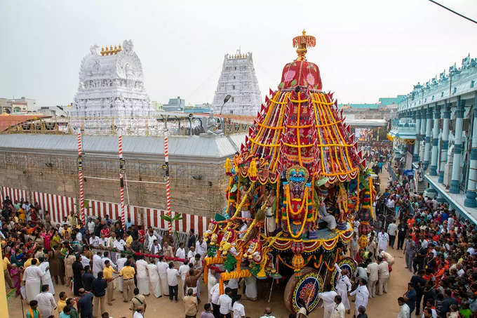 వైభవంగా తిరుచానూరు పద్మావతి అమ్మవారి రథోత్సవం