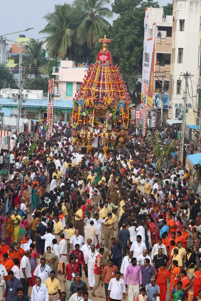 వైభవంగా తిరుచానూరు పద్మావతి అమ్మవారి రథోత్సవం