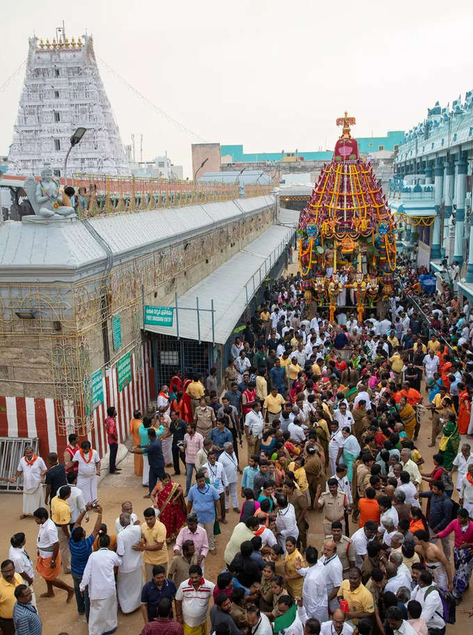 వైభవంగా తిరుచానూరు పద్మావతి అమ్మవారి రథోత్సవం