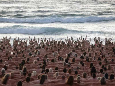 ऑस्ट्रेलिया के बीच पर बिना कपड़ों के जुटे 2500 लोग, वजह जानकर आप करेंगे सैल्‍यूट!