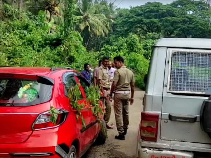 കാറിന്‍റെ ഡോർ ലോക്ക്