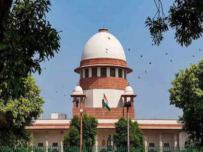 Supreme Court: బాలికలకు శానిటరీ ప్యాడ్స్ ఇవ్వాలని పిటిషన్... కేంద్రానికి సుప్రీంకోర్టు ఆదేశాలు