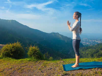 Tadasana Yoga: ताड़ासन में उठाने होते हैं हाथ, लंबी हाइट पाने के लिए ऐसे करें ये योग