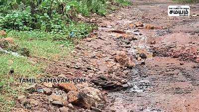 சாலையை சீரமைக்க கோரி அயக்கோடு ஊராட்சி சார்பில் மாலை நேர தர்ணா போராட்டம்