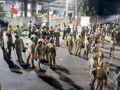 Vizhinjam port protest: विझिंजम पुलिस थाने पर हमले में 3000 लोगों के खिलाफ केस, अदानी पोर्ट का हो रहा था विरोध