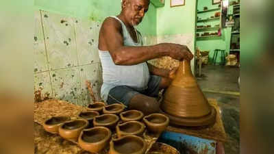 அகல் விளக்கு உற்பத்தி தீவிரம்.. மும்முரமாக உழைக்கும் தொழிலாளர்கள்!