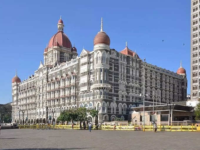 गेटवे ऑफ इंडिया से पहले का है ताजमहल होटल -