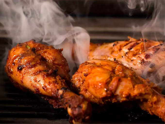 ​रात के बचे चिकन को गर्म करने से होता है पेट खराब