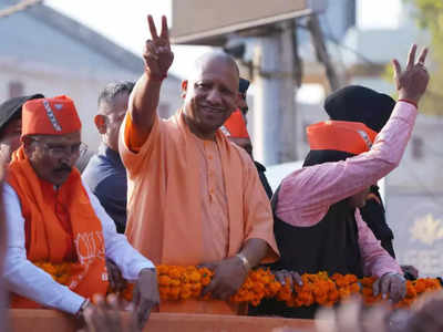 Gujarat Polls: गोधरा की धरा पर सजा भगवा रंग, मंदिर बनने लगा है...की गूंज, फायर ब्रांड योगी का रोड शो तो देखिए
