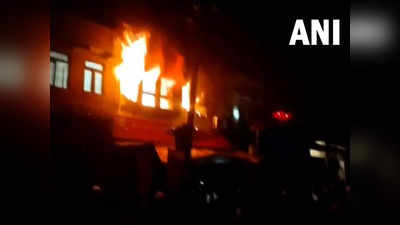 फिरोजाबाद में भयंकर आग, घर में जिंदा जले 4 बच्‍चों समेत परिवार के 6 लोग, 12 थानों की पुलिस ने किया रेस्‍क्‍यू