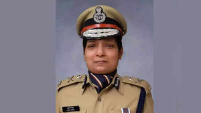 UPSC की वूमन Topper और अब यूपी की पहली महिला पुलिस कमिश्नर, नोएडा की टॉप कॉप लक्ष्मी सिंह को जानिए