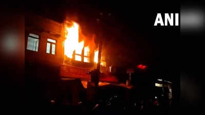 UP Fire Accident ఫర్నీచర్ షాపులో ఘోర అగ్ని ప్రమాదం.. ఒకే కుటుంబంలోని ఆరుగురు సజీవదహనం 