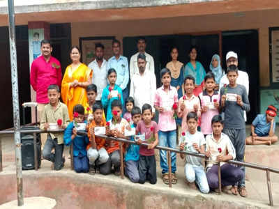 खाऊचे पैसे जमवून मित्रावर औषधोपचार, सांगलीतल्या दोस्तांची सॉल्लिड कहाणी