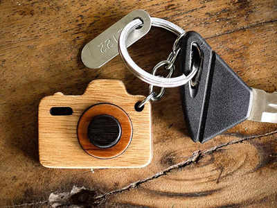 चाबियों में लगाने के लिए बेस्ट हैं ये Wooden Keychain, डिजाइन और लुक भी है काफी शानदार