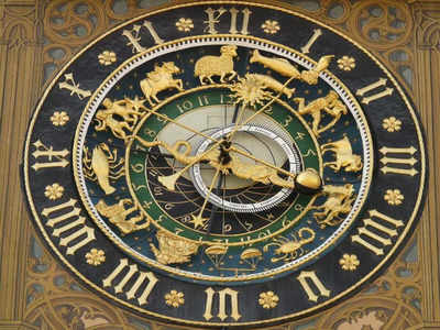 Horoscope Today 1 December 2022: আজ তৈরি হচ্ছে শশ রাজযোগ, ভাগ্য চমকাবে কোন রাশির জাতকদের? জানুন আজকের রাশিফল