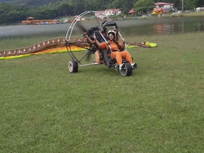 हनुवंतिया टापू पर तीन पैरामोटर