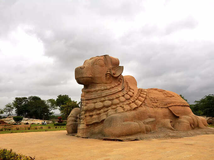 ನಂದಿಯ ಏಕಶಿಲಾ ವಿಗ್ರಹ