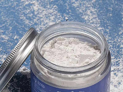 Tooth Powder: ये टूथ पाउडर दांतों को साफ करने में माने जाते हैं मददगार, मिलेंगे चमकदार सफेद दांत