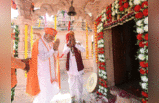 Modi in Temple: भगवान शिव का लिया आशीर्वाद, फिर बनासकांठा की रैली में पहुंचे पीएम मोदी, देखें तस्वीरें