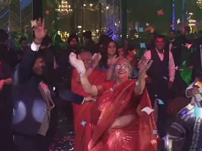 Viral Dance Video: ভাঙা হাত নিয়ে ভাংরার তালে উদ্দাম নাচ! ভাইরাল শাড়ি পরা দিদার ভিডিয়ো