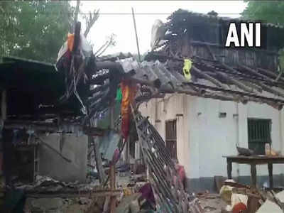 Bomb Blast: రాజకీయ నేత ఇంట్లో పేలిన బాంబు... ముగ్గురు మృతి... ఘటనపై అనుమానాలు