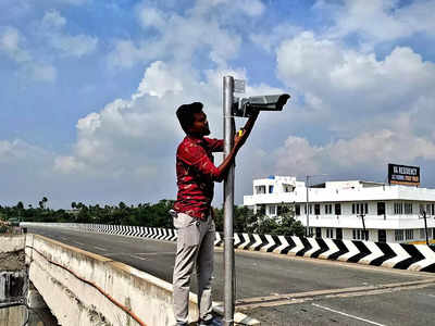 இனிமே யாரும் தப்ப முடியாது.. தேசிய நெடுஞ்சாலையில் அதிநவீன கேமராக்கள்.. திருப்பூர் டிராபிக் போலீசார் அதிரடி!