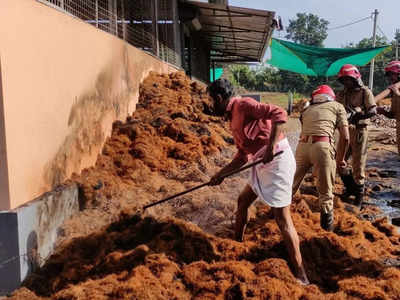 ചകിരി സംസ്‌കരണ യൂണിറ്റില്‍ തീപിടിത്തം, ലക്ഷങ്ങളുടെ നഷ്ടം