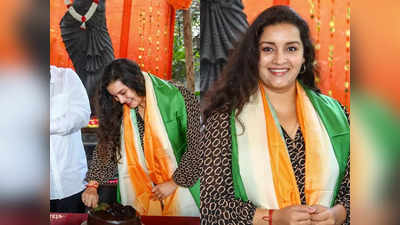 Renu Desai: ‘టైగర్ నాగేశ్వరరావు’ సెట్స్‌లో రేణు దేశాయ్ బర్త్‌డే సెలబ్రేషన్స్ 