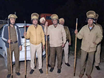 Karnal News: खालिस्तानी नारों पर बवाल... ग्रामीणों ने किया पुलिस चौकी का घेराव, भीड़ देख चौकी इंचार्ज के छूटे पसीने