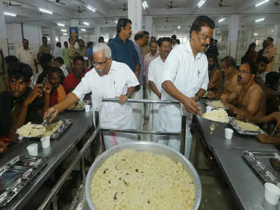 ശബരിമല അന്നദാനം; സംഭാവന 50 ലക്ഷം കവിഞ്ഞു, പ്രസാദ വിതരണത്തിന് മികച്ച അഭിപ്രായം