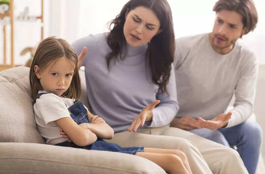 Effects Of Sarcasm On Kids: যে বাবা-মায়েরা বাচ্চাদের সামনে এই রকমের কথা বলেন তাঁরা ভবিষ্যতের জন্য গর্ত খনন করেন! - positive parenting tips parents should be careful about sarcasm ...