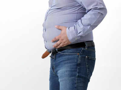 Causes of Belly Fat: दररोज पोटावरची चरबी वाढतेय, शर्टच्या बटनातून ढेरी डोकावतेय? तुमच्या ७ चुकाच याला कारणीभूत