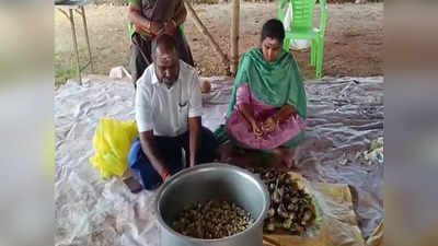 அதிமுக தொண்டர்களுக்கு உணவு சமைத்த ஆர்.பி.உதயகுமார்: ருசிகர சம்பவம்!