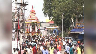 திருப்பரங்குன்றம் தீபத் திருவிழா: வைரத்தேரை வடம் பிடித்து இழுத்த பக்தர்கள்!