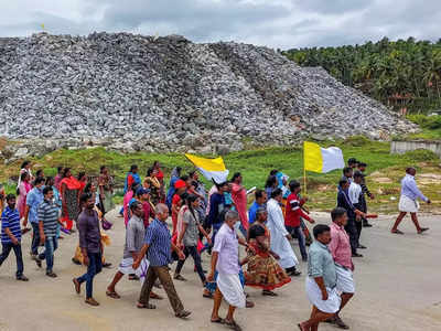 വിഴിഞ്ഞം സമരം അവസാനിപ്പിച്ചു; മുഖ്യമന്ത്രിയുമായുള്ള ചർച്ചയിൽ സമവായത്തിലെത്തിയെന്ന് സമരസമിതി