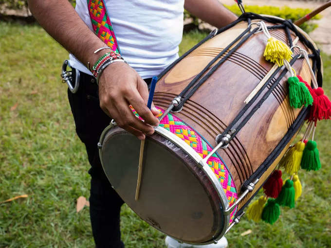 ​ಡೋಲನ್ನು ನೋಡುವುದು