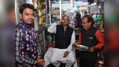 Chhattisgarh: काफिला रोक पान खाने पहुंच गए सीएम भूपेश बघेल, पानवाले ने दिया था दुकान में आने का न्योता