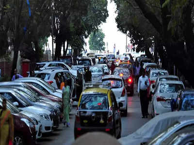 Noida Parking: सरफेस पार्किंग में अवैध वसूली करने वाले माफिया... अब FIR की तैयारी में है नोएडा अथॉरिटी