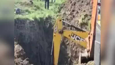 Boy Falls Into Borewell ‘నాన్నా భయమేస్తోంది.. త్వరగా బయటకు తీయండి’ బోరుబావిలో పడ్డ చిన్నారి అభ్యర్థన