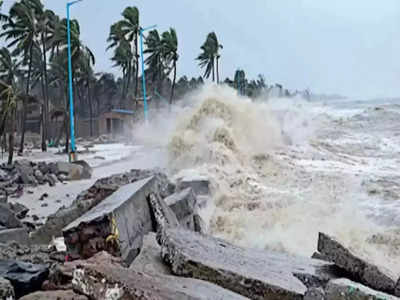 Cyclone Mandous : প্রবল গতিতে এগোচ্ছে সাইক্লোন মনদৌস, ৯০ কিমি বেগে বইবে ঝোড়ো হাওয়া