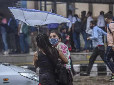 Yellow Alert : മാൻദൗസ് ചുഴലിക്കാറ്റ് ചക്രവാത ചുഴിയായി; സംസ്ഥാനത്ത് ശക്തമായ മഴയ്ക്ക് സാധ്യത; ഇന്ന് 11 ജില്ലകളിലും നാളെ 7 ജില്ലകളിലും യെല്ലോ അലേർട്ട്